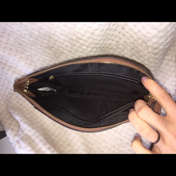 Vince Camuto Leather Crossbody/Shoulder Bag - Picture 3 of 4